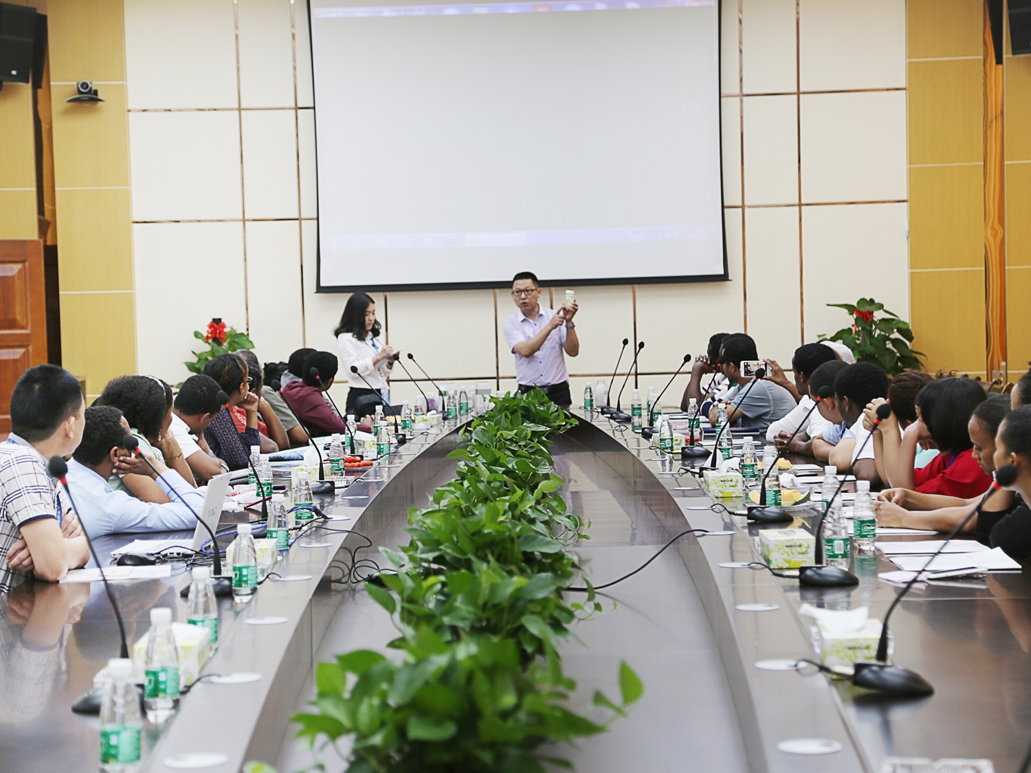 ȫѶ600cc��ײ�(�й�)���޹�˾����