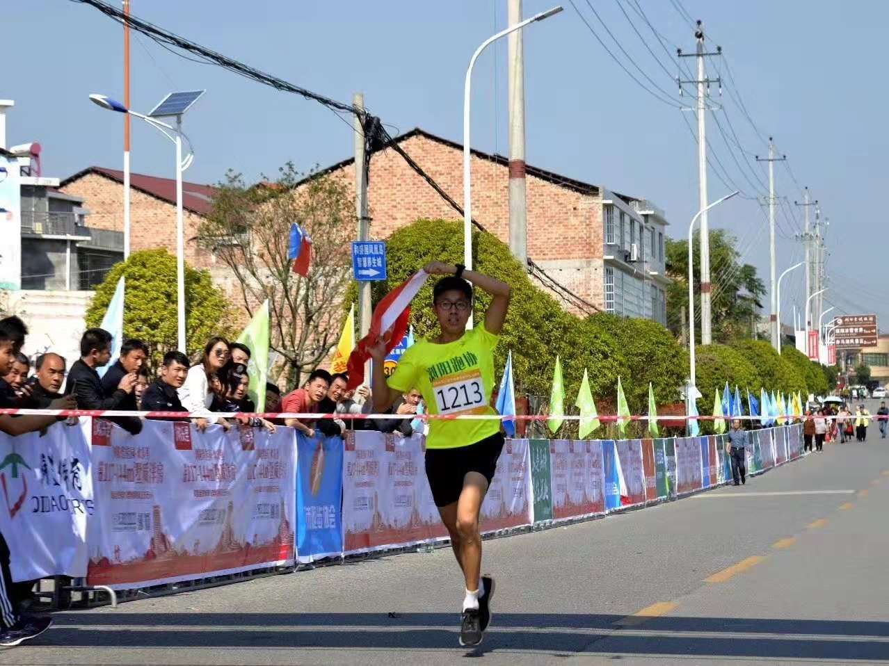 ȫѶ600cc��ײ�(�й�)���޹�˾����