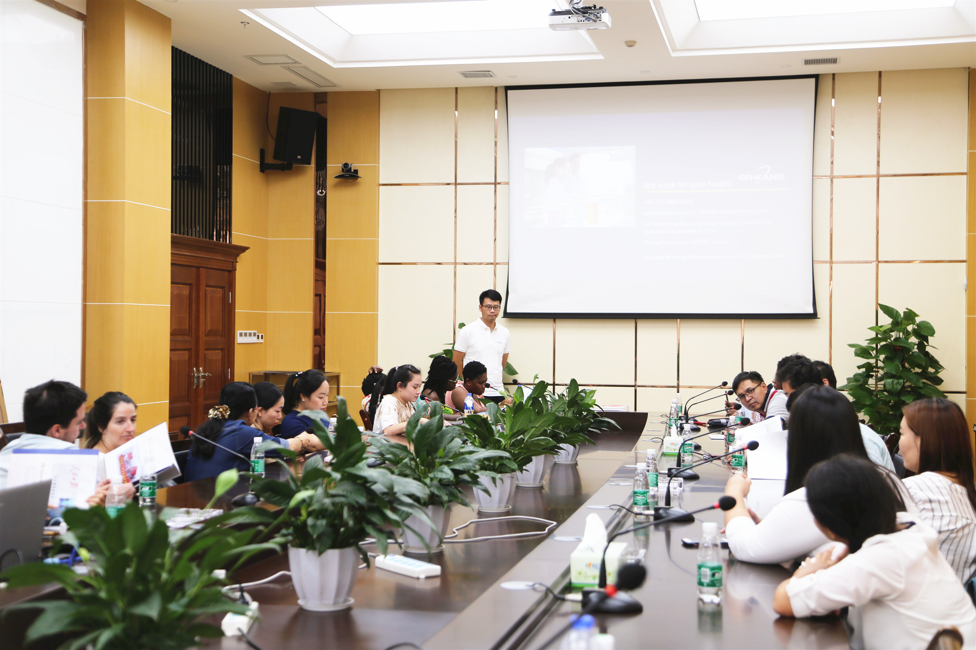 ȫѶ600cc��ײ�(�й�)���޹�˾����