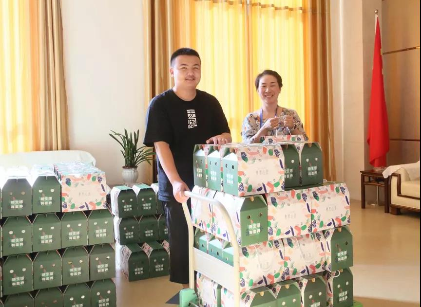 ȫѶ600cc��ײ�(�й�)���޹�˾����