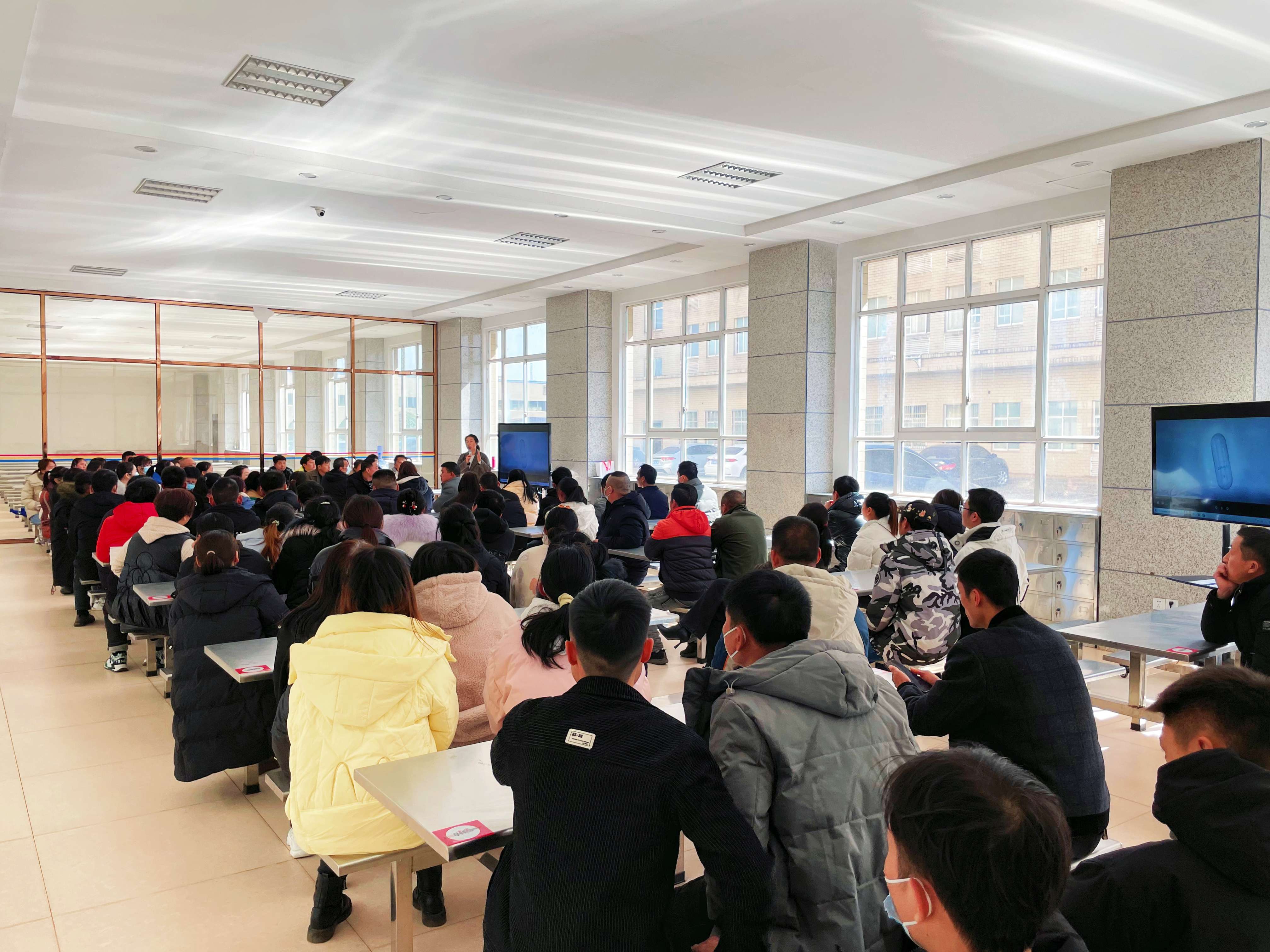 ȫѶ600cc��ײ�(�й�)���޹�˾����